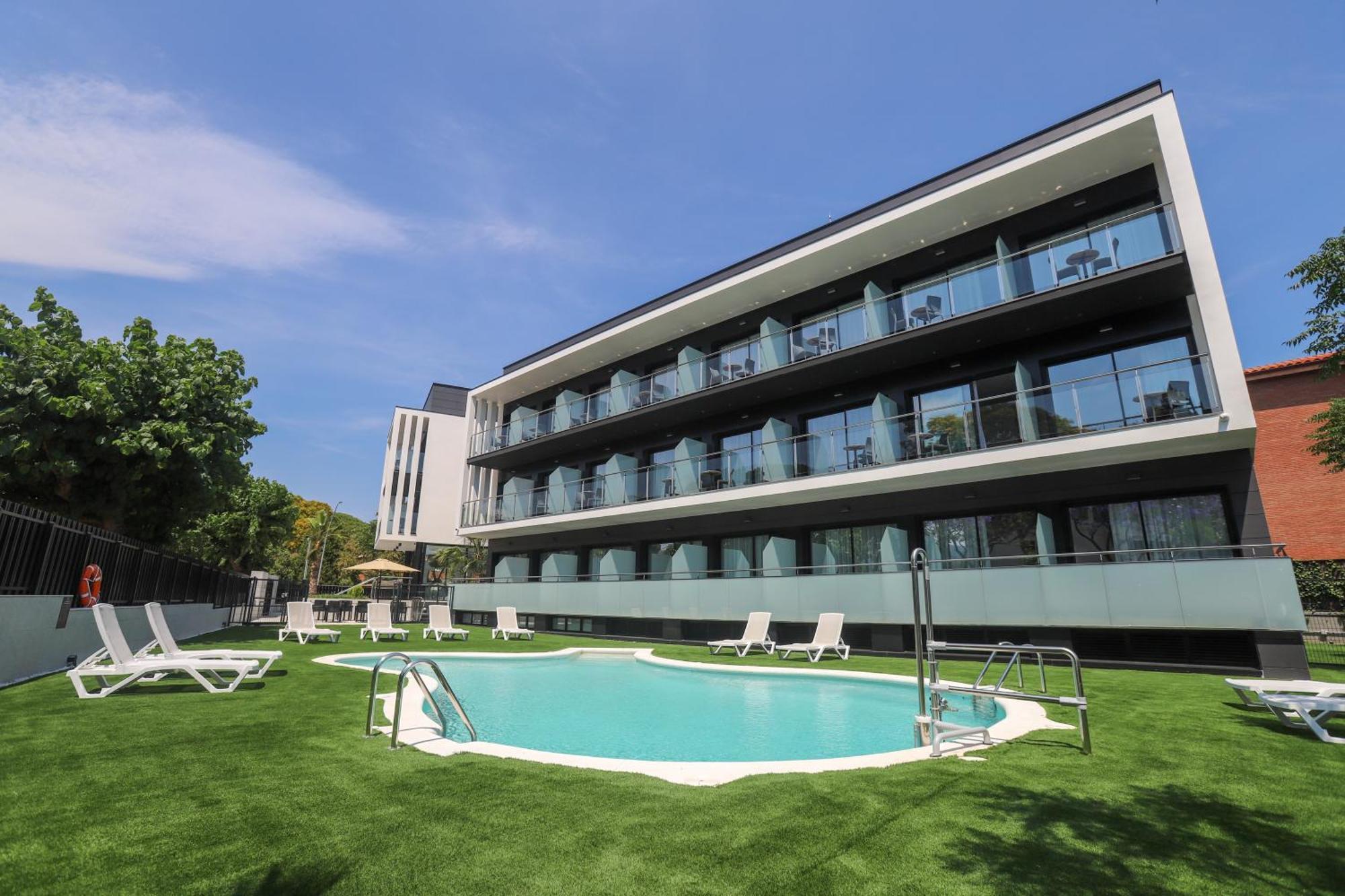 Hotel C31 Castelldefels Exteriör bild