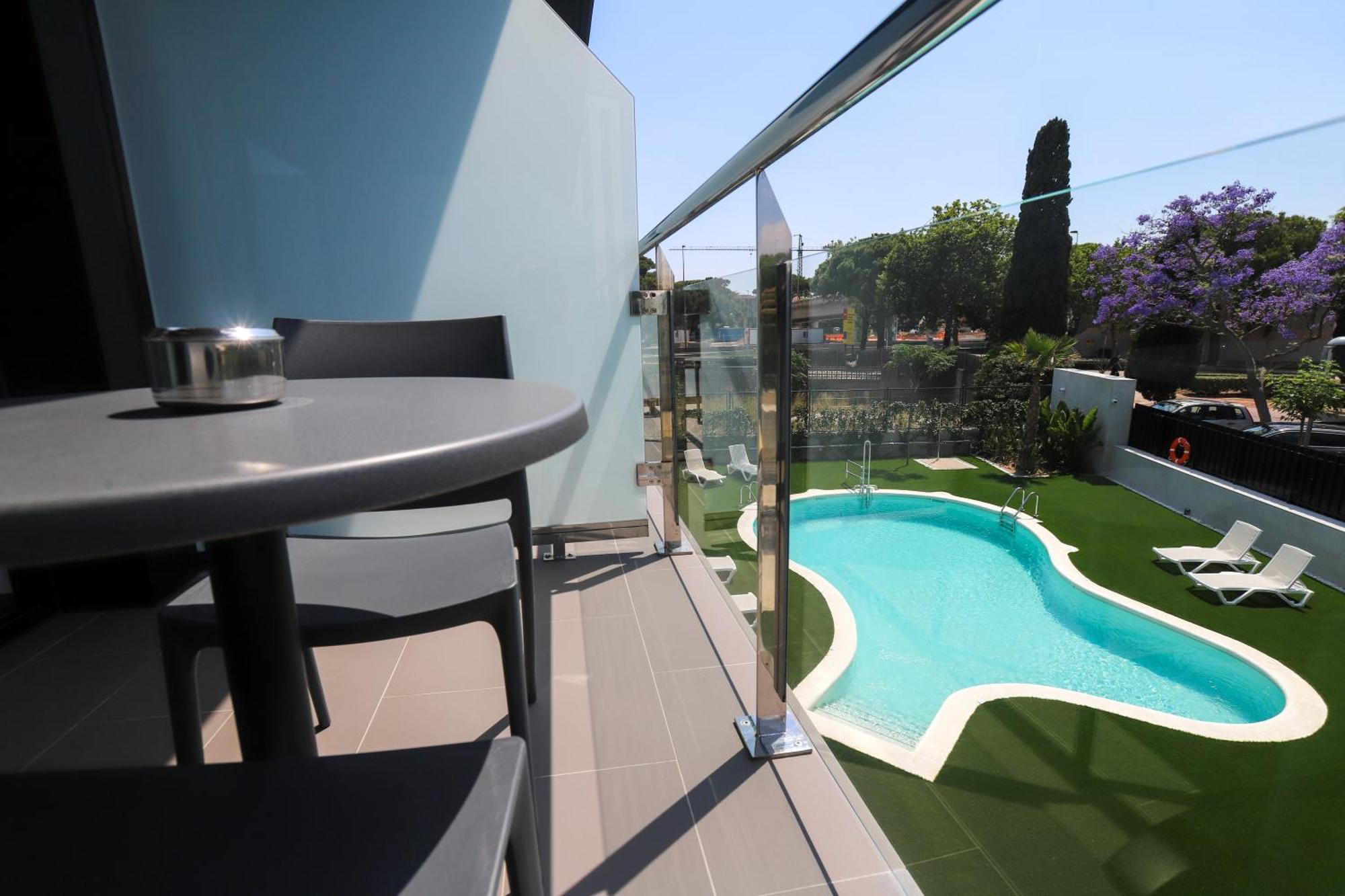 Hotel C31 Castelldefels Exteriör bild