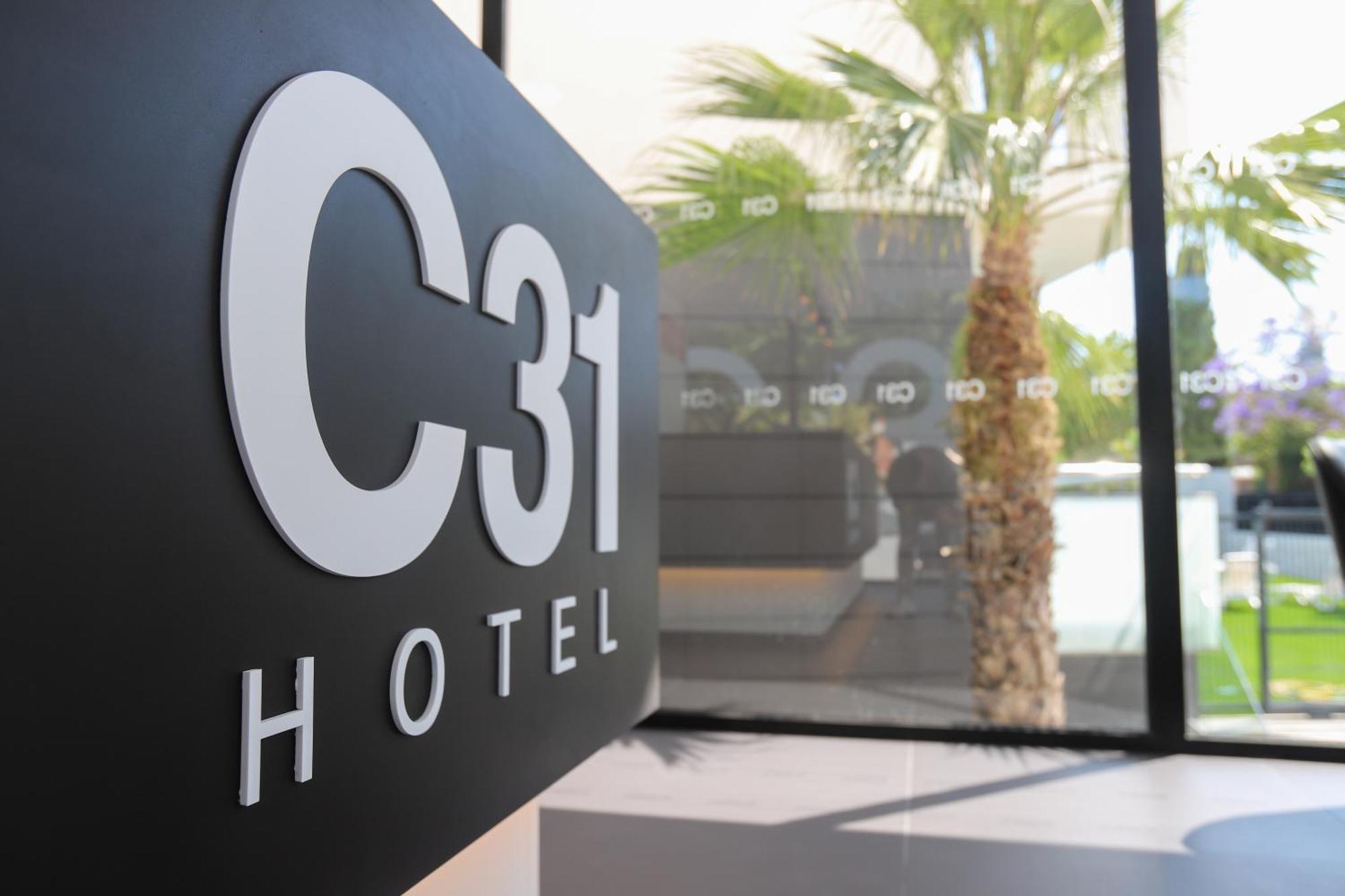 Hotel C31 Castelldefels Exteriör bild