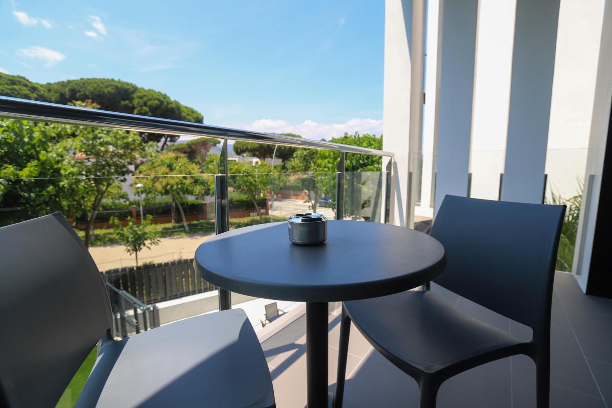 Hotel C31 Castelldefels Exteriör bild